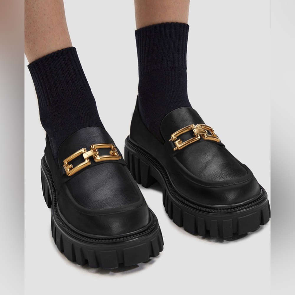 Lattelier Leather Loafers With Chain